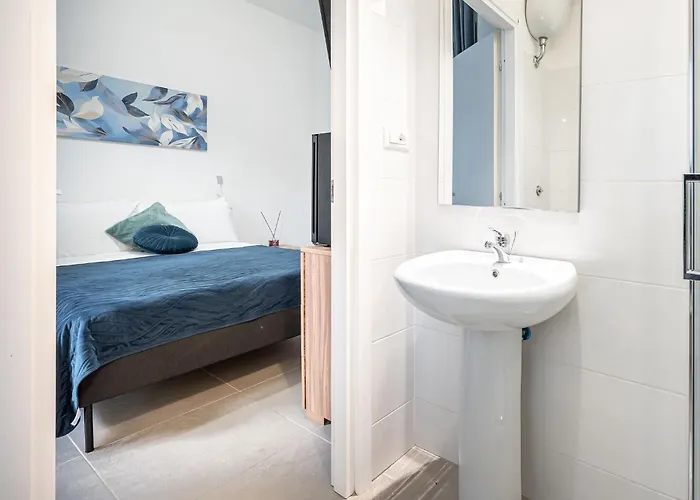 Maison d'hôtes Waves - 2 Min Metro Marconi - 15 Min Colosseo - A-c & Wifi Rome
