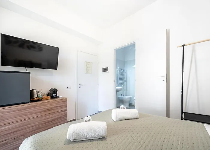 Maison d'hôtes Waves - 2 Min Metro Marconi - 15 Min Colosseo - A-c & Wifi Rome